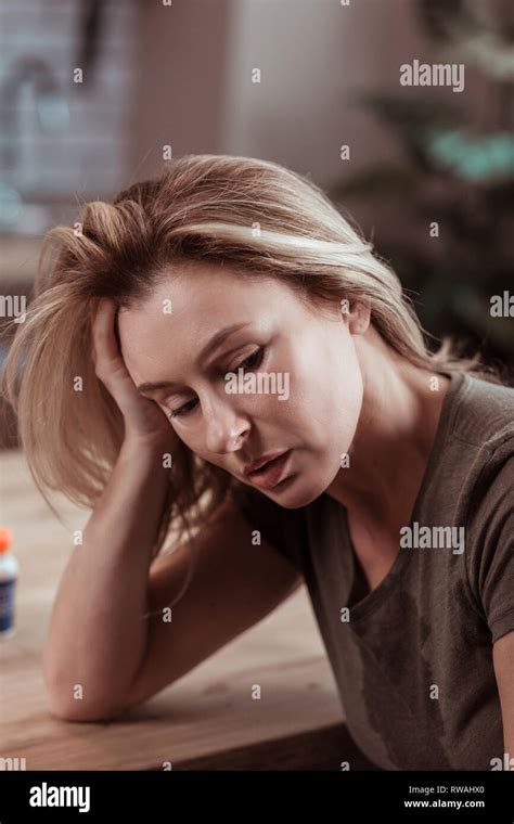 Reife blonde frau Fotos und Bildmaterial in hoher Auflösung Alamy