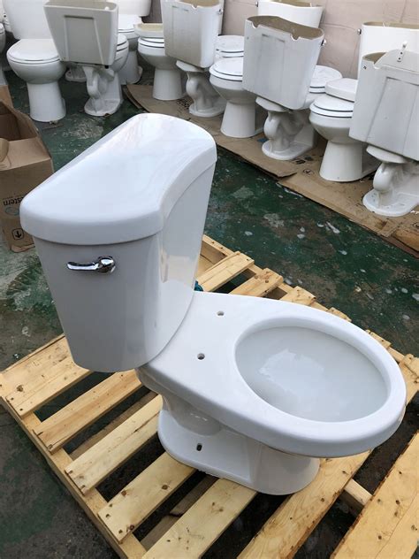 Cheap Toilets Western pottery / Glacier Bay for Sale in Hemet, CA - OfferUp