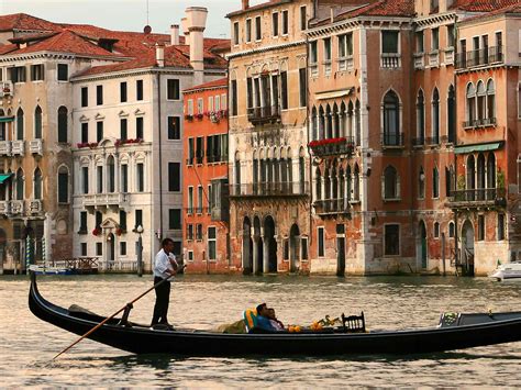 Gondola Ride - Venice Tour - Venice sightseeing - Go Italy Tours