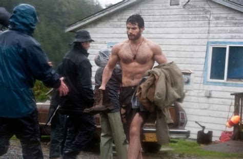 Man Of Steel Movie Clarke Kent Photos Man Of Steel Alaska Set Pics