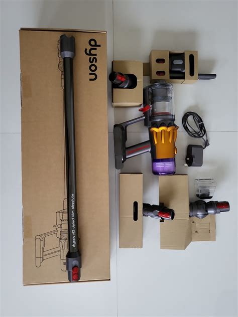 Dyson V12 Detect Slim Absolute, TV & Home Appliances, Vacuum Cleaner ...