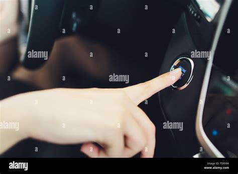 Start Button Industry Stockfotos und -bilder Kaufen - Alamy