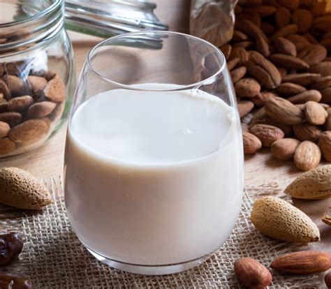 A Battle of Creaminess: Coconut Milk vs Almond Milk