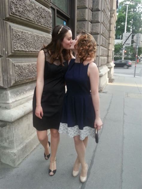 Pin By Megan On Pretty Lesbian Couples Fashion Lesbians Kissing Summer Dresses