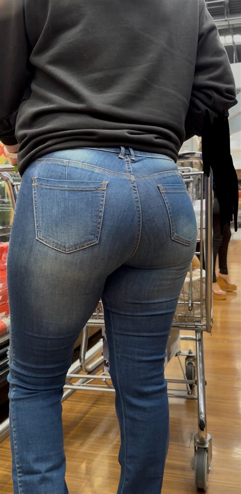 Tight Jeans On MILF W Big Ass OC Tight Jeans Forum