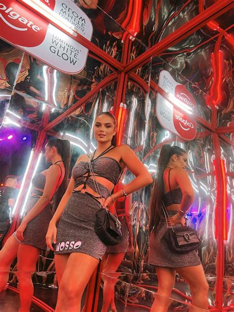 Hot Sexy Bianca Campos Bikini Pics