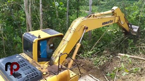 Begini Excavator Komatsu Land Clearing Di Atas Bukit Curam Youtube