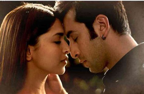 Actor Ranbir Kapoor Fall In Love With Deepika Padukone Romantic Love