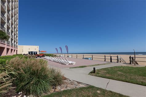 Wyndham Virginia Beach Oceanfront | Virginia Beach, VA Hotels