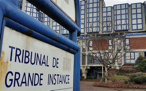 Aubervilliers Mois De Prison Apr S Avoir Fonc Sur Un Policier