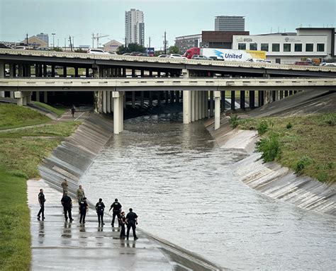 Houston Police find two bodies in Brays, White Oak bayous