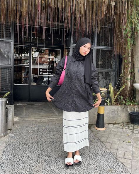 Ootd Hijab Pakai Rok Span Hingga Plisket Ala Siska Amera