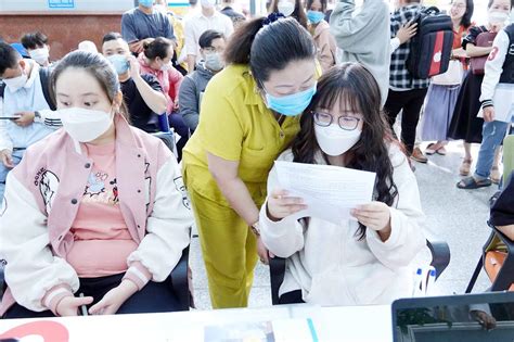 Tuy N Sinh L U Khi Ch N H C Ng Nh Hot