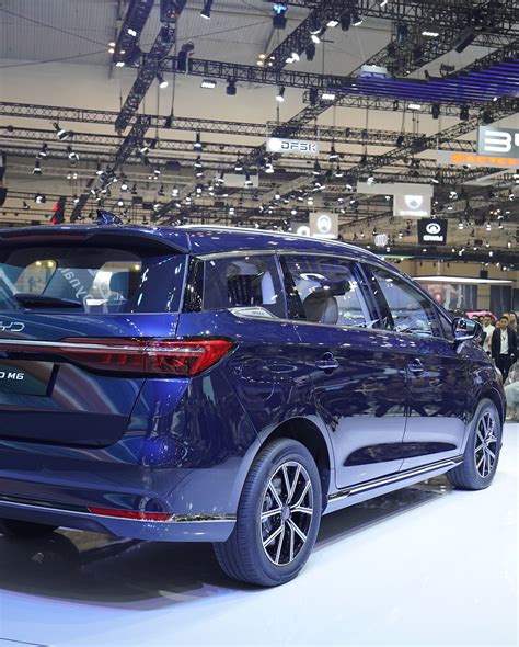 Pada partisipasi perdananya di GIIAS 2024, BYD menghadirkan BYD M6