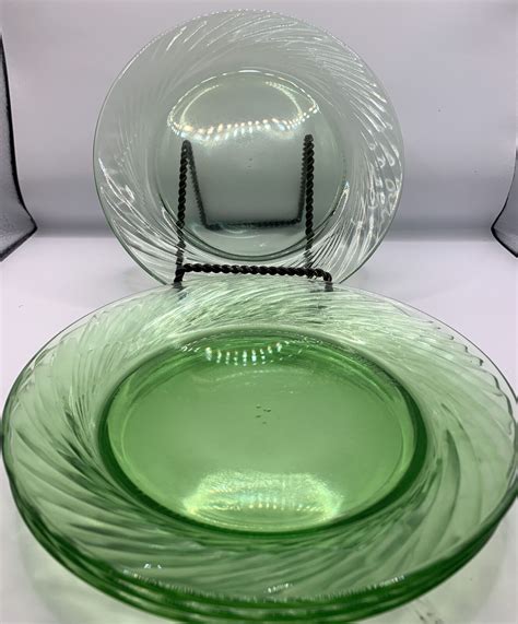 Pyrex Festiva Swirl Spring Green Glass Dishes Four Salad Or Bread