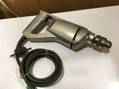 Yahoo!オークション - makita マキタ 6301 電気ドリル 13mmドリル 動...