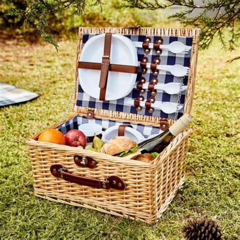 picnic baskets  outdoor dining   family