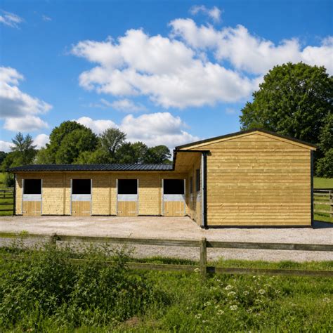 6 Stable L Shape | Timber Yard Block with 18′ Corner Stable