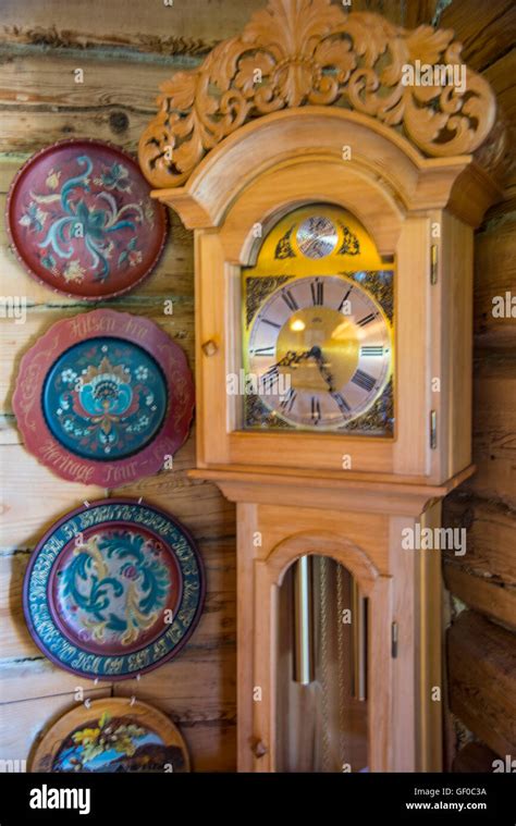 Clock Grandfather Hi Res Stock Photography And Images Alamy