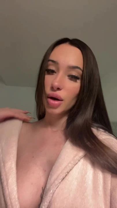Big Ass Girl Doing Naked Tiktok Amateur Porn Feat Hannahgracee Xhamster