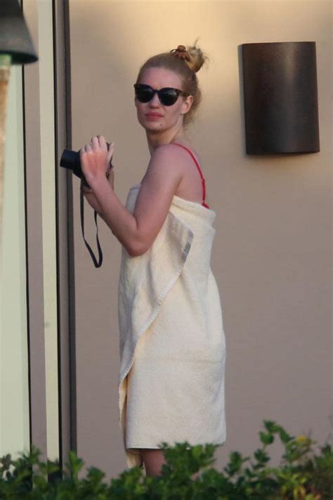 She S Fancy See Red Hot Bikini Photos Of Iggy Azalea Stripped Down