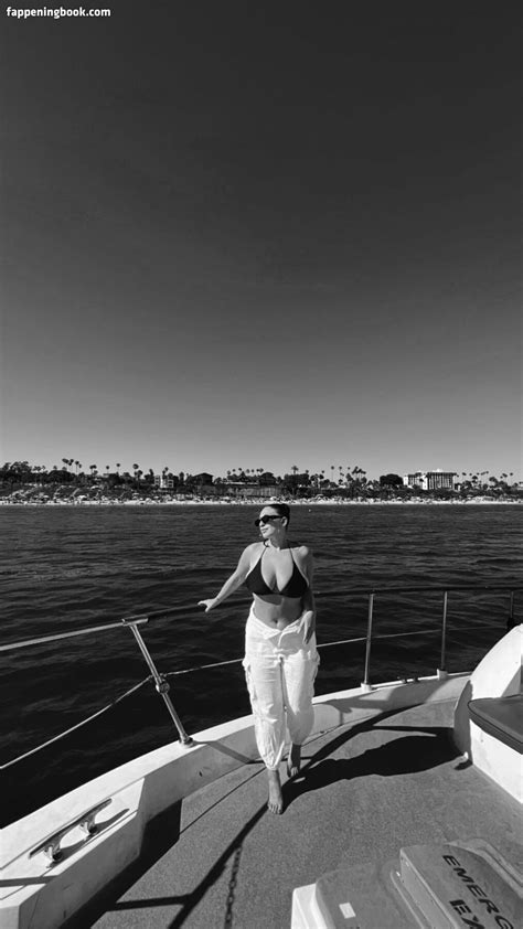 Nikki Kay Midwestnikki Nikkixxkay Nude OnlyFans Leaks Fappening FappeningBook