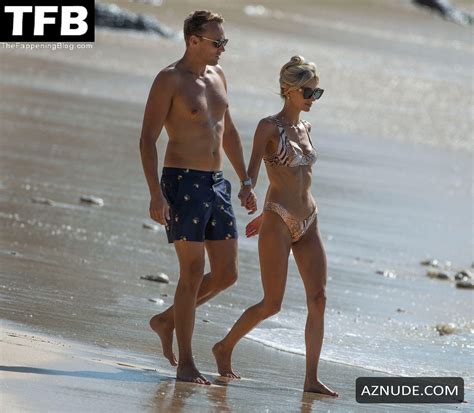 Chloe Roberts Sexy Seen Flaunting Her Gorgeous Body In A Bikini At The Beach In Barbados Aznude