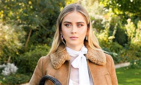 Valentina Ferragni Ha Ritrovato Lamore Paparazzata Mentre Bacia Un