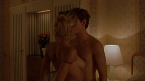 Naked Michelle Hunziker In Voglio Stare Sotto Al Letto