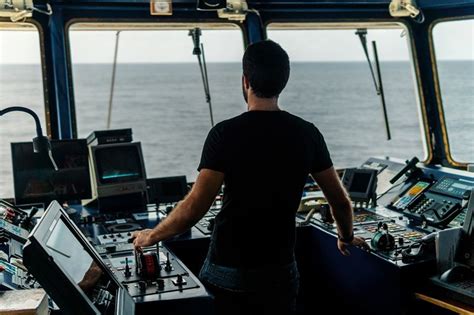 Como se preparar para prova de Prático de Navios?