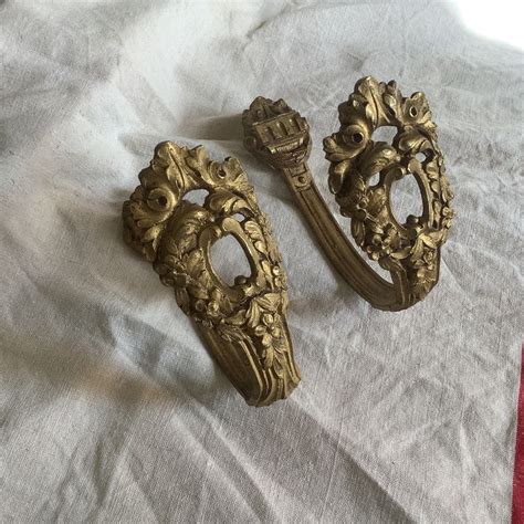 A Pair Of 1900s Medium Sized Classical Vintage Brass Ormolu Curtain