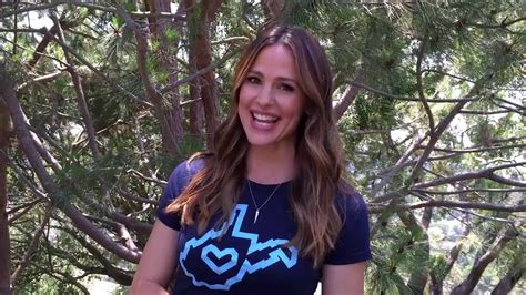 Jennifer Garner Supports Brad Paisleys West Virginia Campaign Youtube