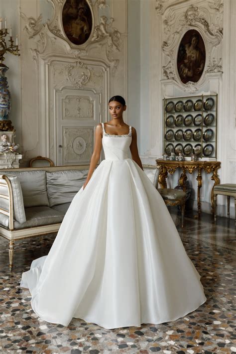 Robe De Mariée En Taffetas De Soie Oksana Mukha Paris