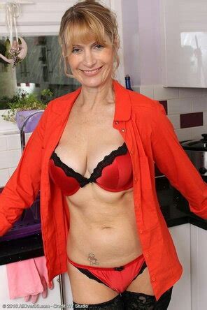 Small Breasted Teen Lita Shows Off Lovely Body IV 0564 1 Porn Pic