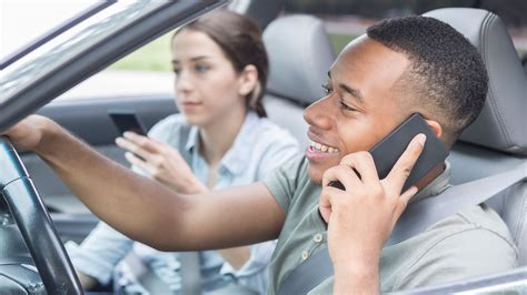 Teach Your Teen To Drive Lesson 8 Prevent Distracted Driving The Metlife Blog