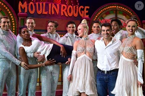 Photo Exclusif Marie Jos P Rec Avec Des Artistes Du Moulin Rouge