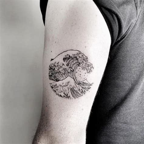 Tattoo Ondas Do Mar - Tatuagens de ondas do mar para homens - 40 fotos e sugestões | Waves ...