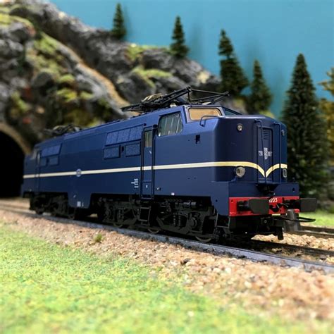 Locomotive 1223 NS Ep III Digital Son 3R HO 1 87 ROCO 79833 Modelisme