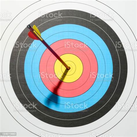 스포츠 대상의 황소의 눈에 양궁 화살표 양궁에 대한 스톡 사진 및 기타 이미지 양궁 과녁 화살 Istock