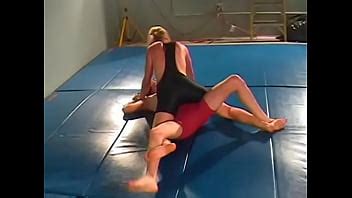 Las Chicas Nerds Se Calientan Y Sudan Y Pelean Desnudas Xvideos