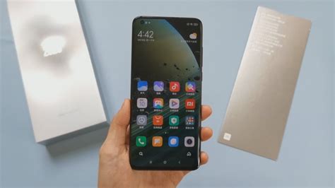 Trên tay Xiaomi Mi 10 Ultra trước giờ ra mắt Màn hình nốt ruồi cam