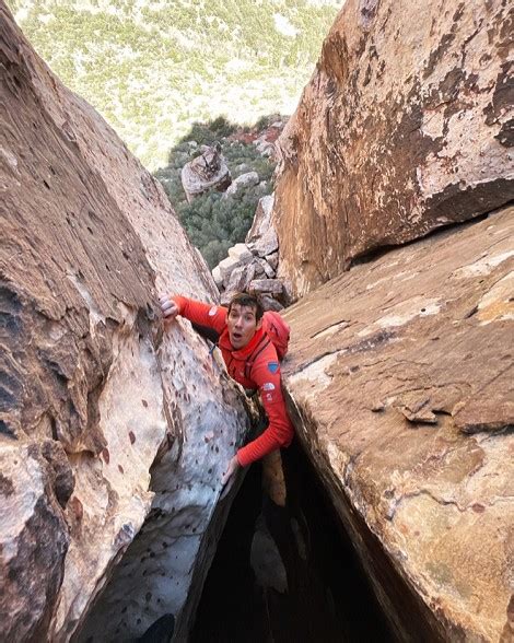 Alex Honnold escala en solo en el día 3 vías de hasta 7a 35 largos