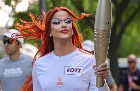 Nicky Doll Hace Historia Como La Primera Drag Queen En Portar La