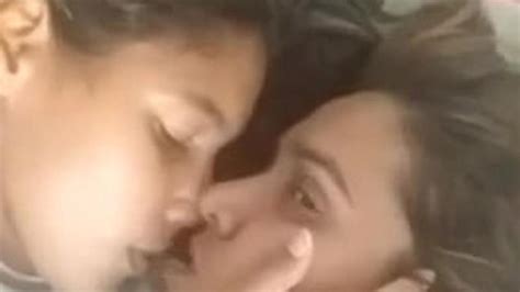 Amigas Lesbianas Bes Ndose Porn Videos