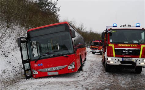 Nach Busunfall In Bitburg F Nf Verletzte Stra E Wieder Frei Fotos