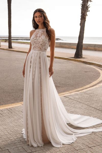 Nuova Collezione Pronovias Modello Izara Le Mariage