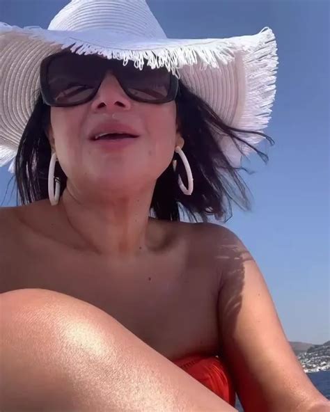 10 Hot Sexy Ana Navarro Bikini Pics