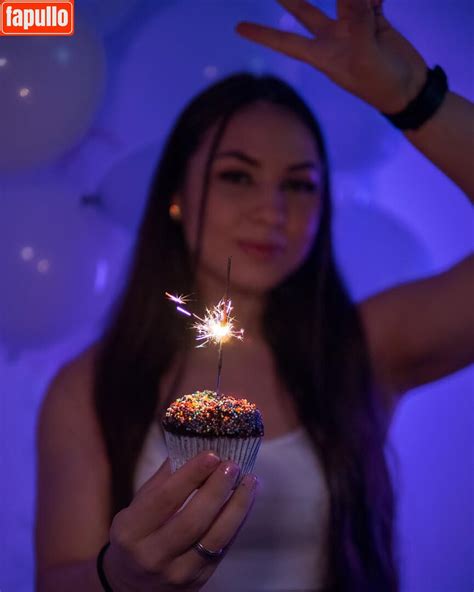 Mahmoojen Nude Photo 6 Fapullo