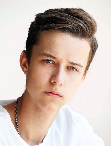 Hairstyles for boys are changing rapidly this school season 16