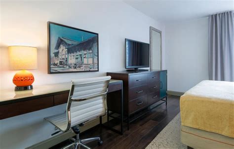 Hotel Indigo Savannah Historic District in Savannah (GA) - Room Deals ...